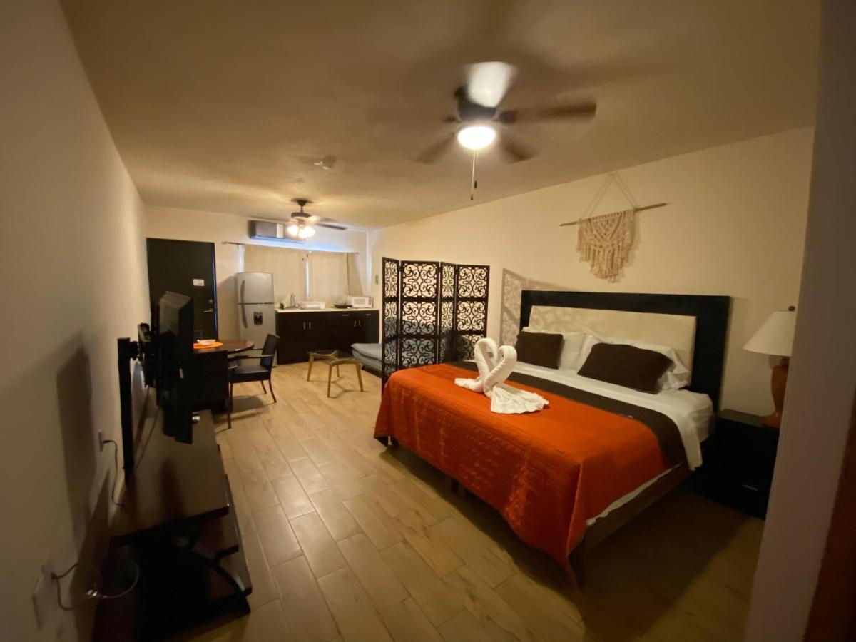 Suites Fenicia (Adults Only) Плайя-дель-Кармен Екстер'єр фото