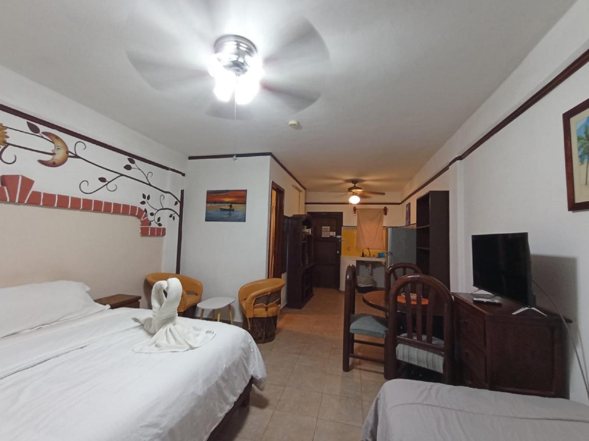 Suites Fenicia (Adults Only) Плайя-дель-Кармен Екстер'єр фото